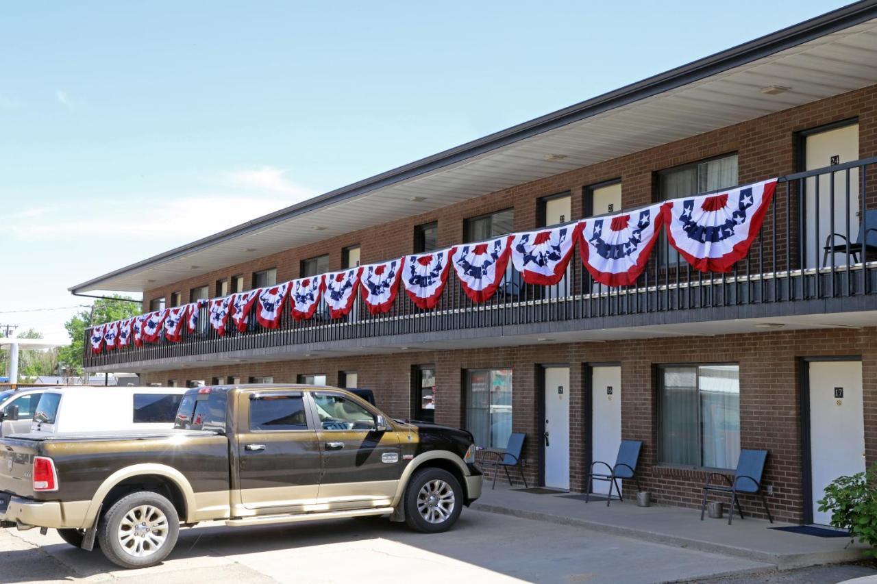 Big Sky Motel Roundup 외부 사진
